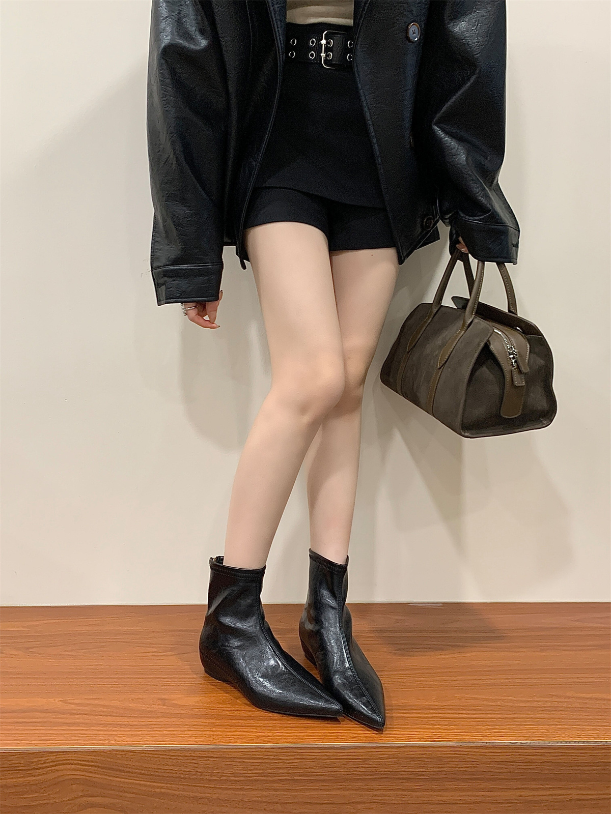 New Winter Fleece Lined Chelsea Boots for Women, Hidden Heel, Slim Fit, Patent Leather Ankle Boots