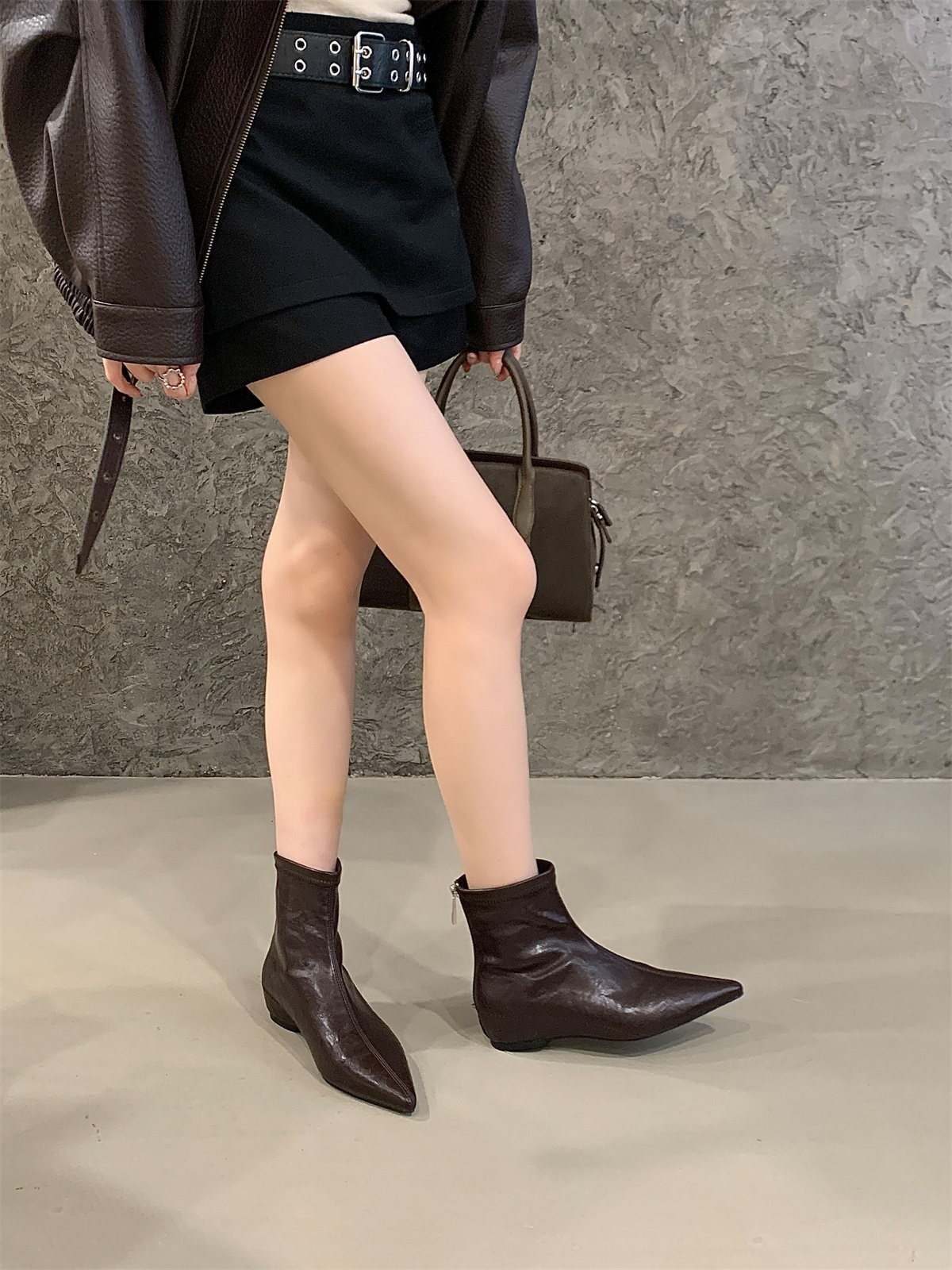 New Winter Fleece Lined Chelsea Boots for Women, Hidden Heel, Slim Fit, Patent Leather Ankle Boots