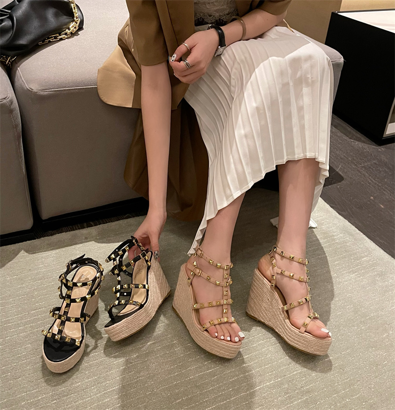 Thick Sole Rivet Open Toe Platform Sandals Women Summer 2025 New Wedge Roman High Heels